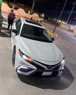 تۆیۆتا کامری